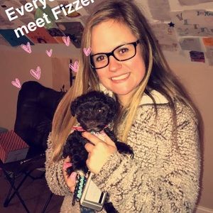 Meet your Posher, Elise